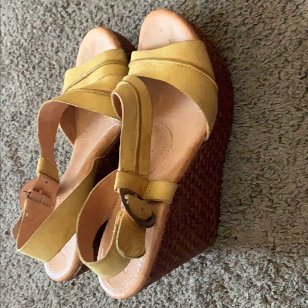 Shoes - Picture 2 of 4